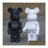 Giochi cinematografici 28 cm 0,7 kg Bearbrick Evade Colla Orso nero e figure bianche Giocattolo per collezionisti Opera d'arte Decorazioni modello Bambini Drop Deliv Dhxhl