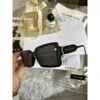 Designer Loius Vuiton Solglasögon New Box Women's Polarized High Definition Small Frame UV Resistant Solglasögon