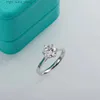 Med sidogenar anujewel 2 d färg Moissanite Ring 18K Gold 925 Sterling Silver Engagement Wedding Rings for Women Wholesale YQ231209