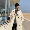 Heren Donsparka's Koreaanse stijl Lente Trenchcoat Mannelijke Streetwear Windjack Trenchcoat Heren Effen Business Casual Losse Lange OverjasL231017