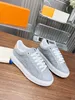 2024 Designer Sneakers boots Men Women Casual Shoes Fashion White Genuine Leather Luxury Flower Embroidered 0607