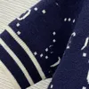 女性のためのデザイナージャケット豪華なレディース服秋コートガールラウンド首輪長袖シャツファッションニットウェア12月9日
