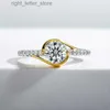 Med sidogenar LESF 1 Runda alla Moissanite -förlovningsring 925 Sterling Silver Women Wedding Fine Jewelry YQ231209