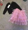 Neues Baby-Kleid-Set, Kinder-Sets, Kinder-Designer-Kleidung, Größe 90–140, Mädchen, Strickjacke, Kuchen, Netzgarn, lange Halbröcke, 5. Dezember