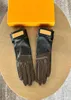 Men Designer Mitten Sheepskin Gloves Winter Luxury Genuine Leather Mittens Cashmere Fingers Glove Mens Warm Cashmere Inside Touch 5601173