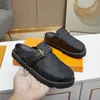 2024 Dernier designer confortable Reft Flat Slipper Calfskin Easy Mules Clogs Letter Denim Printing Comfort Men Femmes Femmes Plateforme Easy Sandale Chaussure duveteuse Chaussures