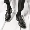 Kwaliteit Hoog Italiaanse stijl 441 Hard Cowhide Formele trouwjurk Put Toe Gentleman Heren Brogues Oxford schoenen 231208 256