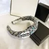 Modemarke Double Letter Stirnband Frauen Mädchen Buchstaben Haarband mit Stempel Haarschmuck Hochwertige funkelnde Diamant-Haarbänder