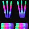 Autres fournitures de fête d'événement Glow Sticks en vrac coloré LED mousse Cheer Tube RVB dans la lumière sombre pour la fête Purple Baton Up acclamant le concert personnalisé personnalisé 231208