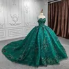 Emerald Green Shiny Quinceanera klänningar från axelapplikationerna Blommapärlor Vestidos de 15 Formell Princess Party Dress Sweet Ball Gown