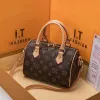 Hot Luxurys Borsa a tracolla da donna Classic Designer Borsa da donna di moda Borse a tracolla Lady Totes borse Speedy con tracolla con serratura a chiave Borsa per la polvere 01