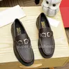 Designers Shoes Italy Mens Fashion Loafers Classic moccasin Genuine Leather Business Office Work Formal Dress Shoes Brand Party Wedding Flat Shoe Size 38-45