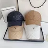 Basketkåpdesigner hattar för män kvinnor casquette broderi monterade hattar päls mode casual designer sol hattar mössor cappello 303i