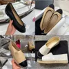 TOP2023 Classic Luxury Designer Lazy Slippers äkta läderkvinnor espadrilles glida loafers skor märke bekväm duk platt fiskare sandal kanal zapat