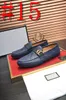 40modellfjäder 2024 Designer Peas Shoes Mäns läder Läderskor som kör mjuka solade herrskor Röd pedal Lata skor
