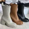 최고 디자이너 여성 비 Rain Betty Betty Beeled Zip Mid-Calf Motorcycle Boots PVC 고무 광장 발가락 두꺼운 힐 플랫폼 신발 방수 Welly Raineshoes No237