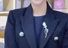 Pins broszki naturalne świeżo w kształcie barokowej płaszczowej broszka w kształcie broni palnej wszechstronna płaszcz Sweter garnitur stanika dla kobiet 15-2M BBA 231208