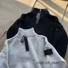 Дизайнерский кардиган Stones Свитер Вязаный свитер высокого качества Stones Island Куртка мужская мода Письмо Белый Черный Одежда с длинными рукавами 601 742