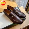 Tluxury italienska män klär skor oxford äkta läder moccasins brun svart designer loafers skor klassiska bröllopskontor affärsformella skor