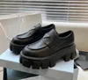 Mocassini Scarpe firmate Sneakers con plateau in morbida pelle di vacchetta Gomma Nera in pelle lucida Sneaker con testa tonda spessa Fondo spesso Taglia 35-41