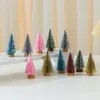 Kerstdecoraties 4 stks 10 cm kleine decoratieve boom nep dennen diy mini kunstmatige santa sneeuw huis navidad