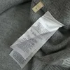 Nuovo maglione lavorato a maglia con lettera jacquard AOP in autunno / inverno 2023 macchina per maglieria Acquard e personalizzato jngrandi dettagli girocollo in cotone j44631
