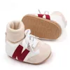 Babyschuhe, Cartoon-Buchstaben, Kinderschuhe, niedliche Leder-Turnschuhe, Neugeborenenschuhe, Kleinkind, Junge, Mädchen, weiche Sohle, Krippenschuhe, Socken, erste Wanderer, 0–18 Monate