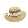 Sombreros de ala ancha Mujeres Gorra de sol nupcial Transpirable Verano Paja Sombrero de novia Perlas Carta Summerbeach Bonnet Poshoots Tocado