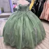 Vestido para quinceañeras de lujo, escote en forma de corazón, verde brillante, con cordones, vestido de fiesta de princesa, Apliques de encaje con hombros descubiertos durante 16 años, 2024