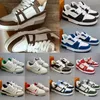 Designer tränare sneaker virgil casual skor kalvskinn läder abloh svart vit grön röd blå läder överlägg plattform utomhus promenad låg sneakers storlek 36-45