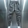 Pantaloni da uomo Pantaloni da uomo dal design ergonomico Pantaloni sportivi con coulisse in peluche spesso con vita elastica Streetwear con fascia alla caviglia per lungo tempo