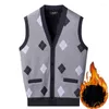 Gilets pour hommes 2024 automne hiver hommes col en V tricot cardigan gilet mâle pull décontracté manteaux sans manches plaid chaud gilet D671