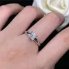 Cluster Rings Certified 1CT Princess Moissanite Förlovningsring Kvinnor Solid 18K White Gold AU750 Jewelry Gift Beautiful Box