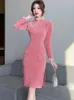 Abiti casual Autunno Inverno Rosa Ciniglia Spessore Caldo Midi Donna Elegante Aderente Abiti da ballo 2023 Abiti da festa di moda coreana