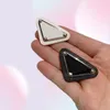 2 couleurs métal Triangle lettre broche Top qualité broche bijoux pour hommes femme accessoires de mode cadeau 2277240