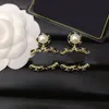 Orecchini di design Orecchini a cerchio placcati oro 18 carati Orecchini di perle da donna Gioielli Regalo per gli amanti della festa nuziale