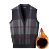 Gilets pour hommes 2024 automne hiver hommes col en V tricot cardigan gilet mâle pull décontracté manteaux sans manches plaid chaud gilet D671