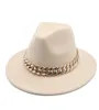 Fedora Chapeaux pour Femmes Hommes À Large Bord Épais Chaîne En Or Bande Feutrée Chapeau Jazz Casquette Hiver Automne Panama Rouge De Luxe Chapeau Chapeau Femme 213015591