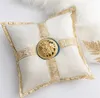 Kudde Mellanöstern Luxury Ceramic Incense Censer Holder Creative Golden Cushion Home Tea House Yoga Accessories 30x30cm 231211