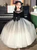 아랍어 2023 크리스탈 꽃 소녀 드레스 긴 소매 어린이 대회 대회 드레스 새 반짝이는 검은 검은 아름다운 작은 아이들 검은 반짝이는 볼 가운 형식 파티 신부마이드 드레스