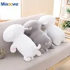 Bambole di peluche 1 pz 35 cm Kawaii sdraiato gatto giocattoli farciti bambola carina animale adorabile cuscino morbido cuscino cartone animato regalo di natale per bambini 231211