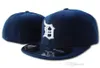 2021 Hela märke Tigers B Letter Baseball Caps Hip Hop Sports Bone Chapeu de Sol Swag Men Women Fited Hats5351906