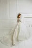 Zakasyfikowane długie sukienki z kwiatami Klejnotowe szyi pełne rękawy z koronkową aplikacją balową suknię balową długość podłogi niestandardowa na przyjęcie weselne 0516