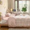 Conjuntos de cama Nordic Duvet Cover Set com Quilt Bedsheet Fronha Luxo Quarto Moda Manta Cama Linho Folha Plana 231211