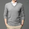Suéter masculino 2023 de alta qualidade marca de moda de lã pulôver v pescoço suéter preto para homens casual jumper outono roupas de inverno 4xl