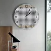 Horloges murales Thème Halloween Blanc Noir Plaid Imprimer Horloge Art Silencieux Non Ticking Montre ronde pour cadeau de décoration de la maison