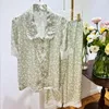 Kobietowa odzież sutowa 2023 Jedwabny piżamę Kobiet Summerhin Pojedynczy kołnierz zielony kwiat senior może nosić krótkie rękawy do ubrania domowego