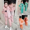 Kleidung Sets 2023 Baby Jungen Mädchen Weihnachten Herbst Warme Weste Mantel Sweatshirt Hosen 3 stücke Infant Kinder Kinder Sport Anzug kleinkind Kleidung