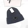 Luxury knitted hat brand designer men's and women's fitted hats unisex 100% cashmere letter casual skull hat outdoor fashion triangle hat