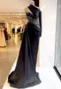 Ny en axel svart sjöjungfru prom klänningar enstaka ärmar paljetter glänsande kvinnor satin långa kvällstävling klänningar skräddarsydd yd 328 328